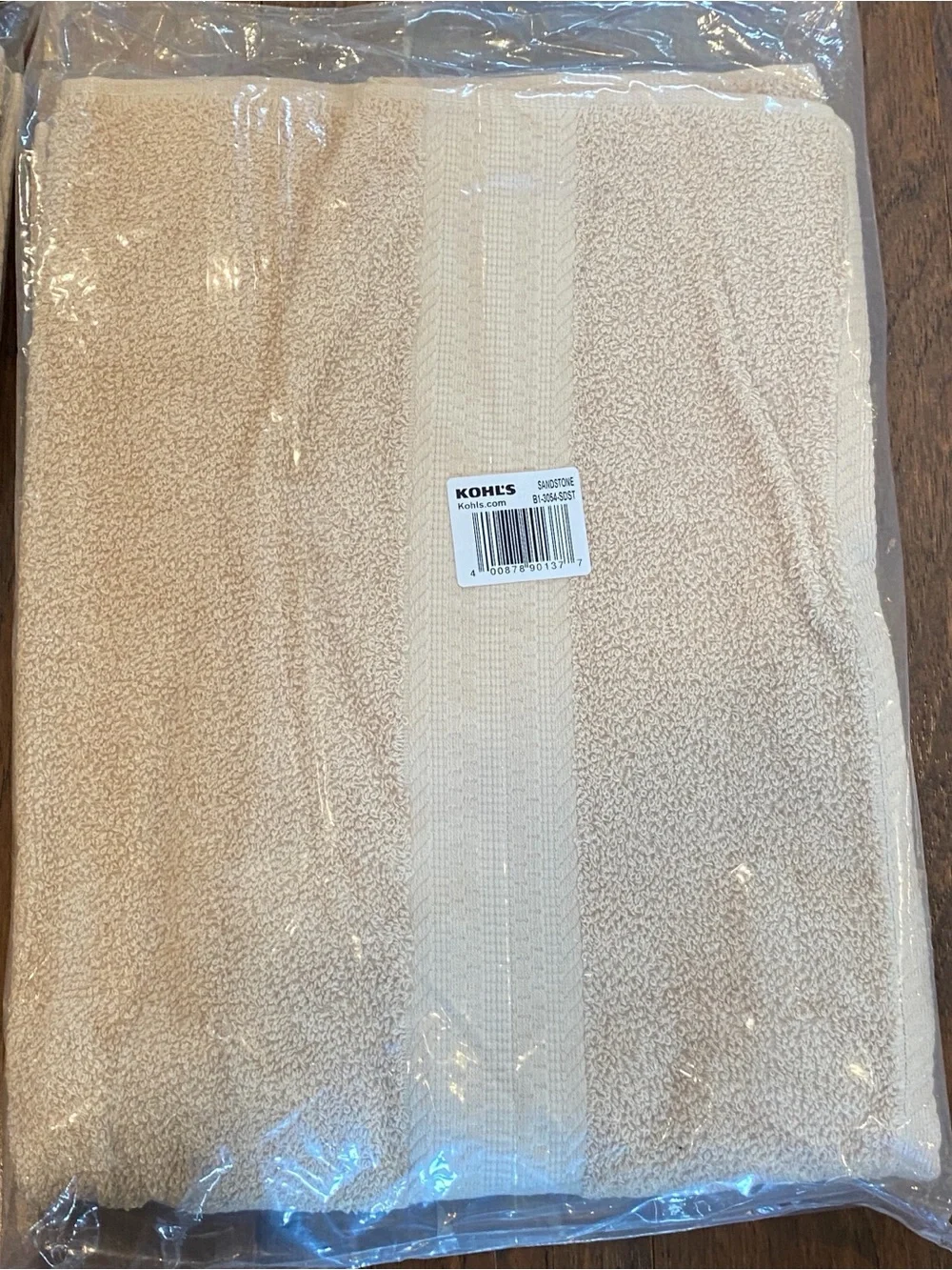 4 NWT Big One Bath Towels - Beige